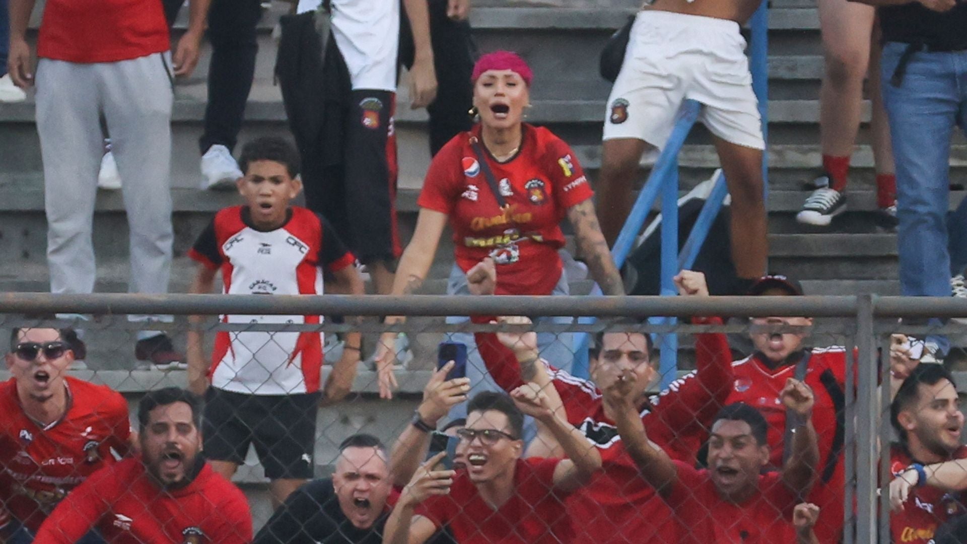 Fanáticos del Caracas FC - Foto de referencia: EFE
