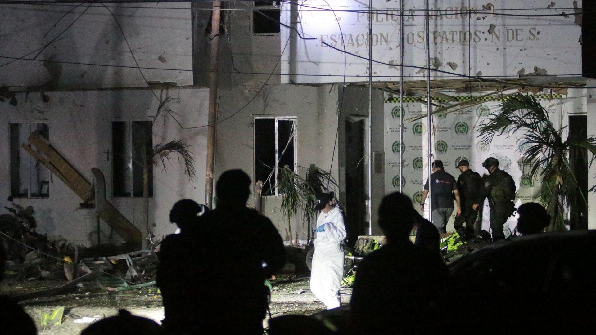 Atentado con explosivos contra estación de Policía en Los Patios deja un muerto y 11 heridos - EFE