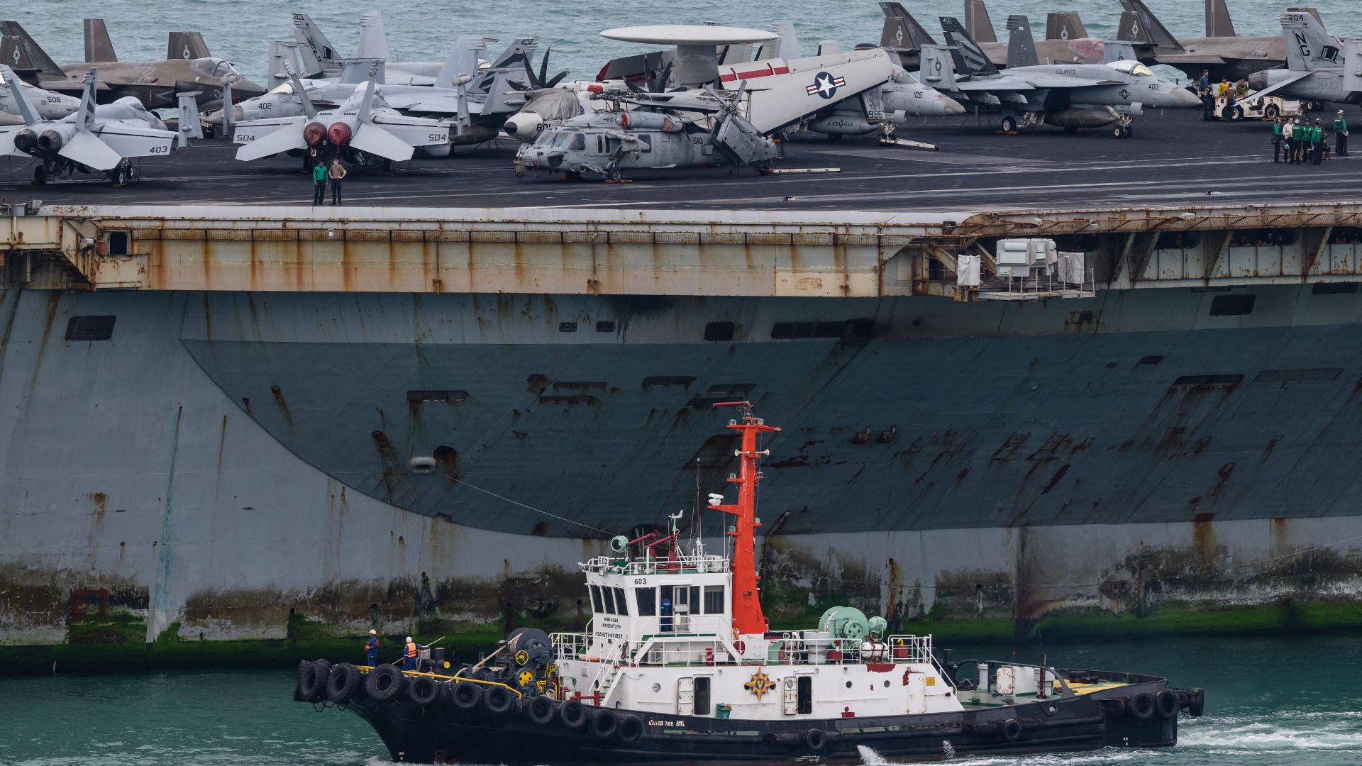 El portaaviones USS Abraham Lincoln arribó a Tailandia tras más de 250 días desplegado en Medio Oriente