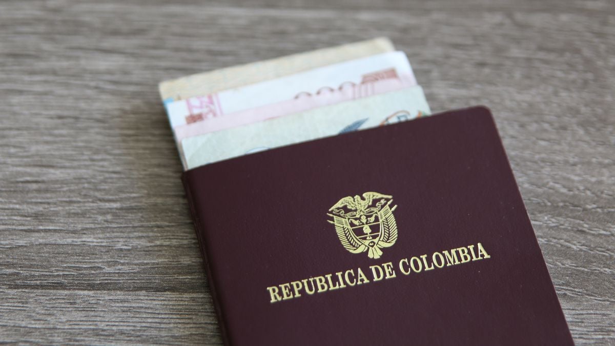 Pasaporte colombiano (Canva)