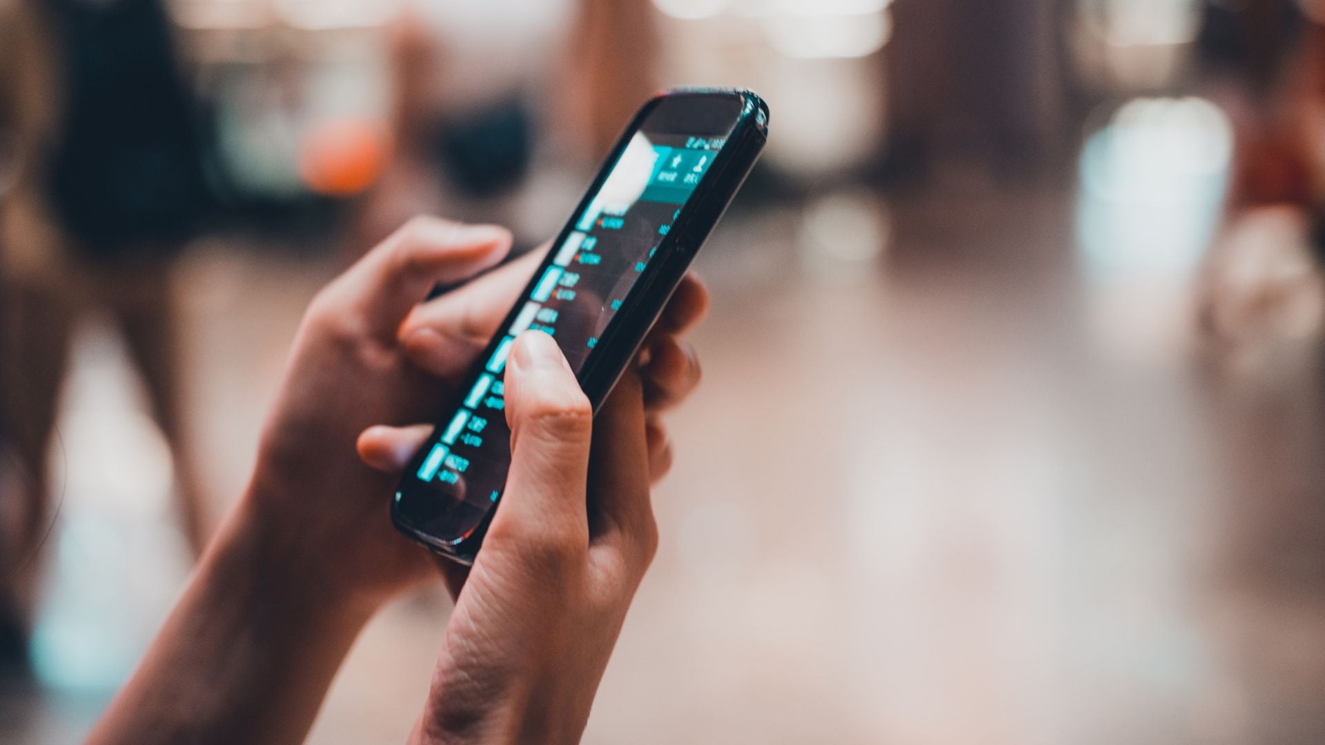 Uso de celulares en los colegios - Canva