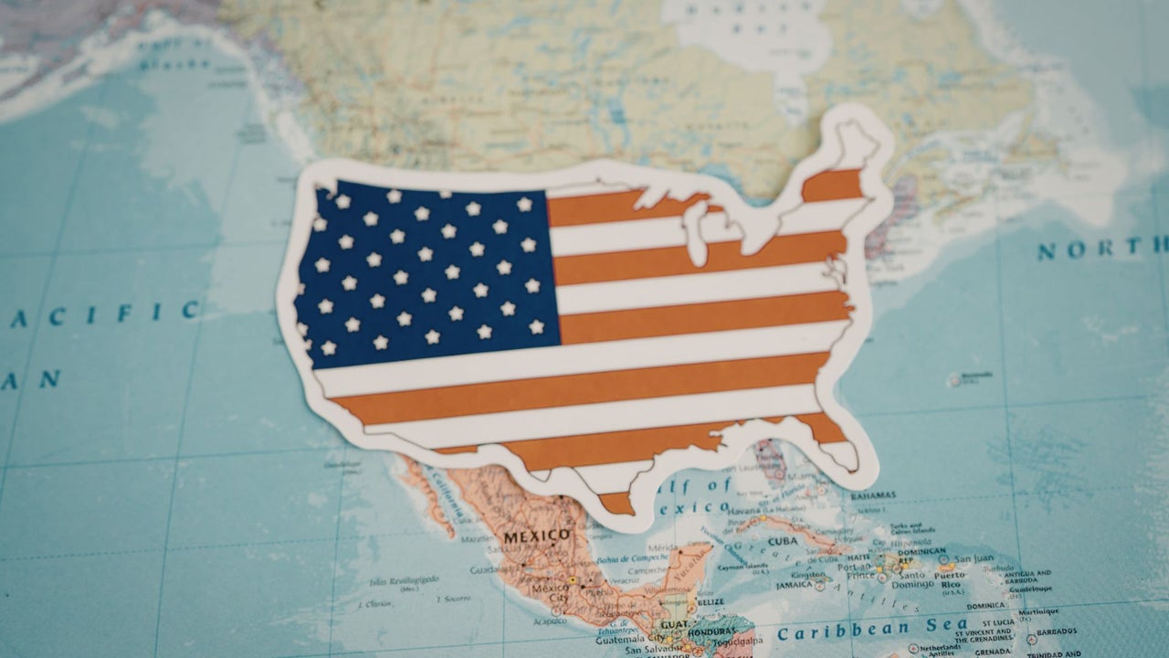 Trump vuelve a agitar a Norteamérica al publicar un mapa que muestra a México y Canadá pintados con la bandera de Estados Unidos