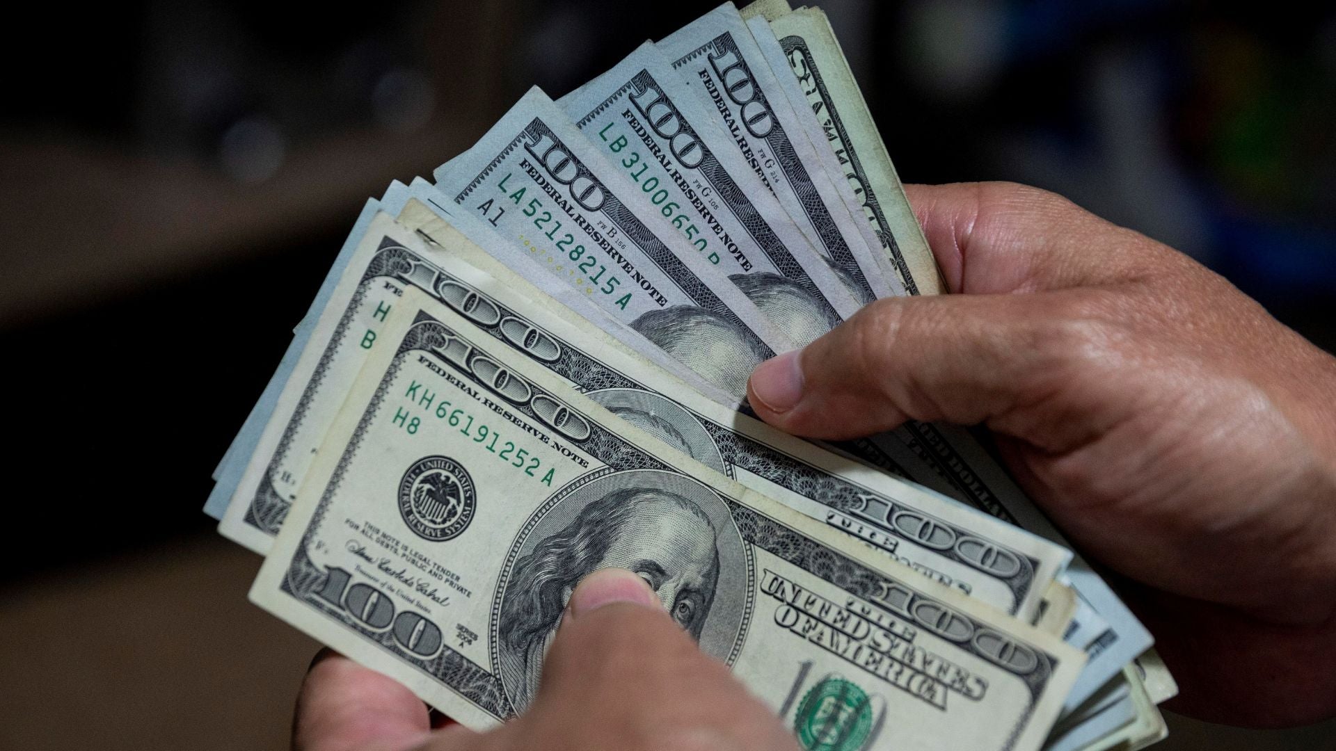 Billetes de 100 dólares - Foto de referencia: EFE