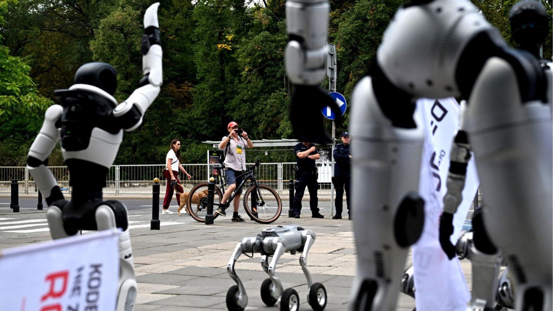 Protestas con robots en Polonia . Foto: AFP