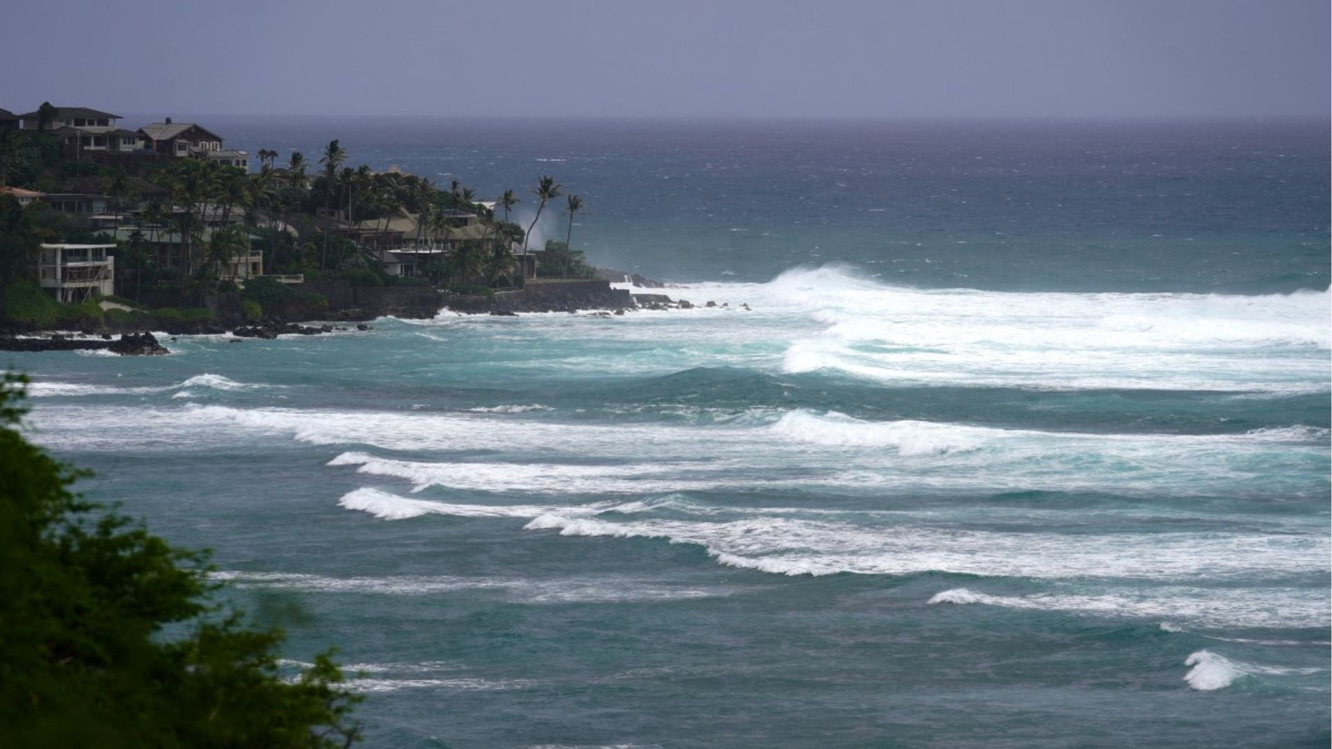 Fuerte oleaje en Honolulu - Foto: EFE