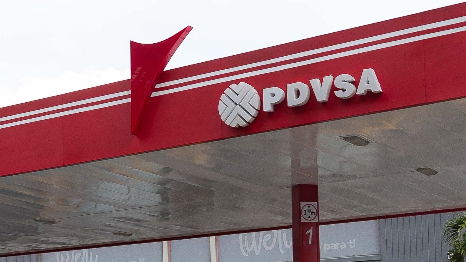 Fotografía de una estación de gasolina, en Caracas (Venezuela) - EFE