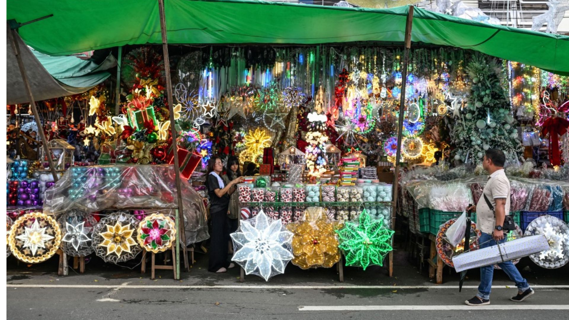 Filipinas decora la Navidad - Foto: EFE