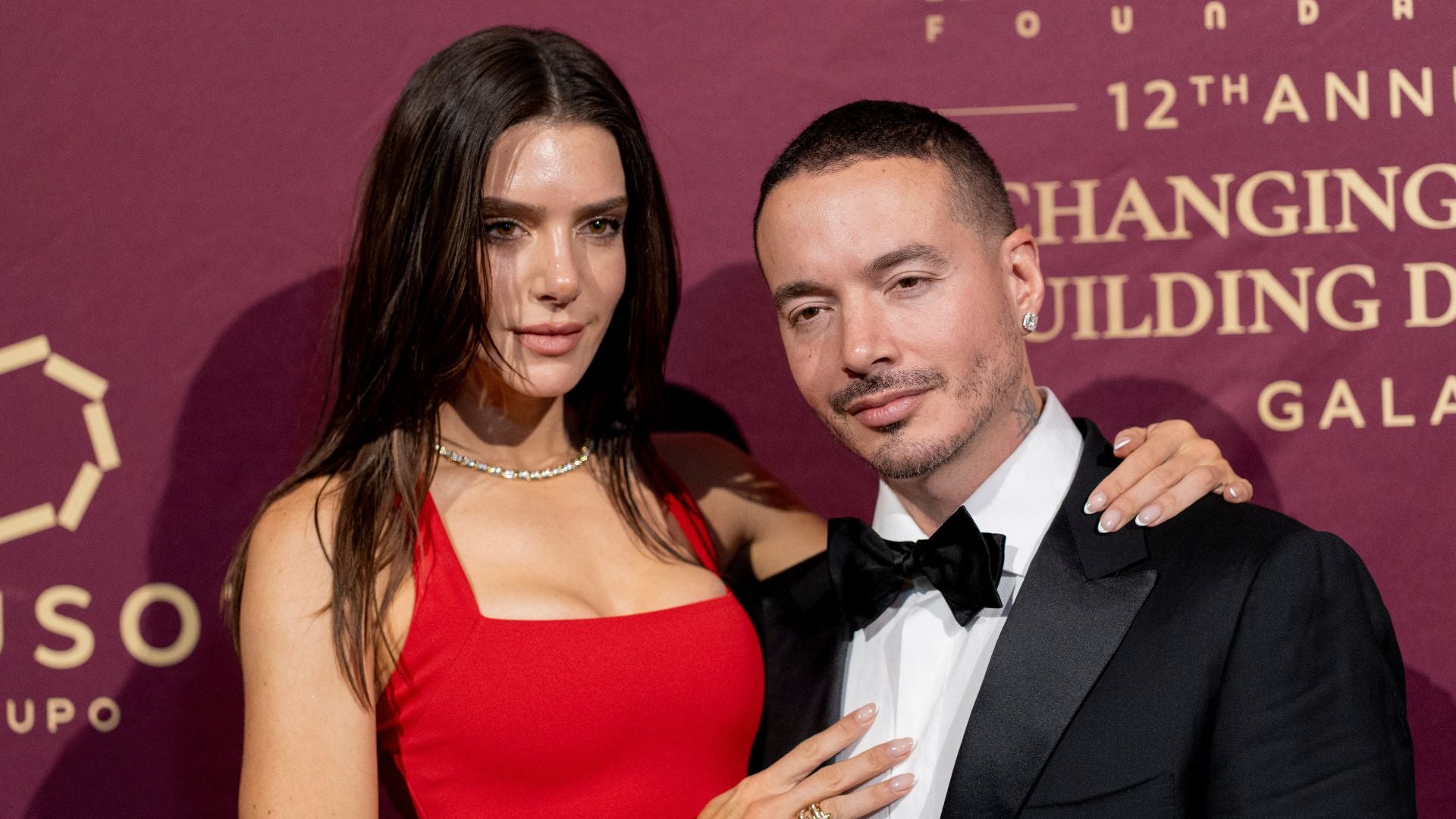 Cantante colombian J Balvin y su expareja | Foto: EFE