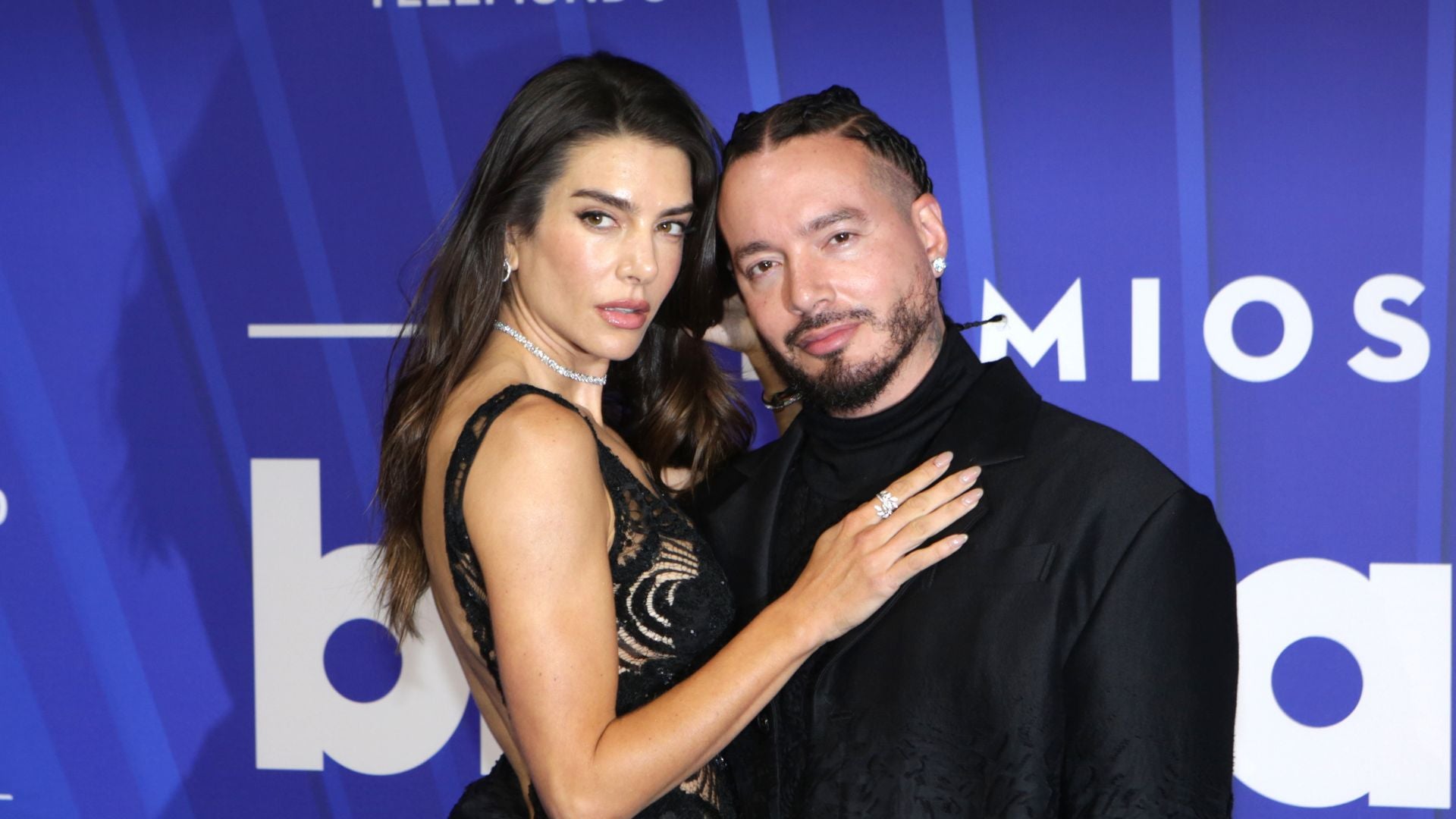 Cantante colombian J Balvin y su expareja | Foto: EFE