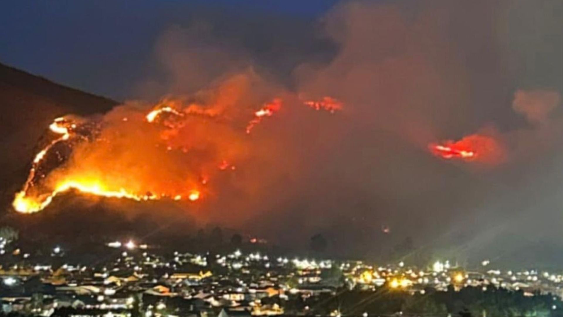 Grave incendio forestal en Villa de Leyva-Foto: tomada de @ABDELAESPRIELLA