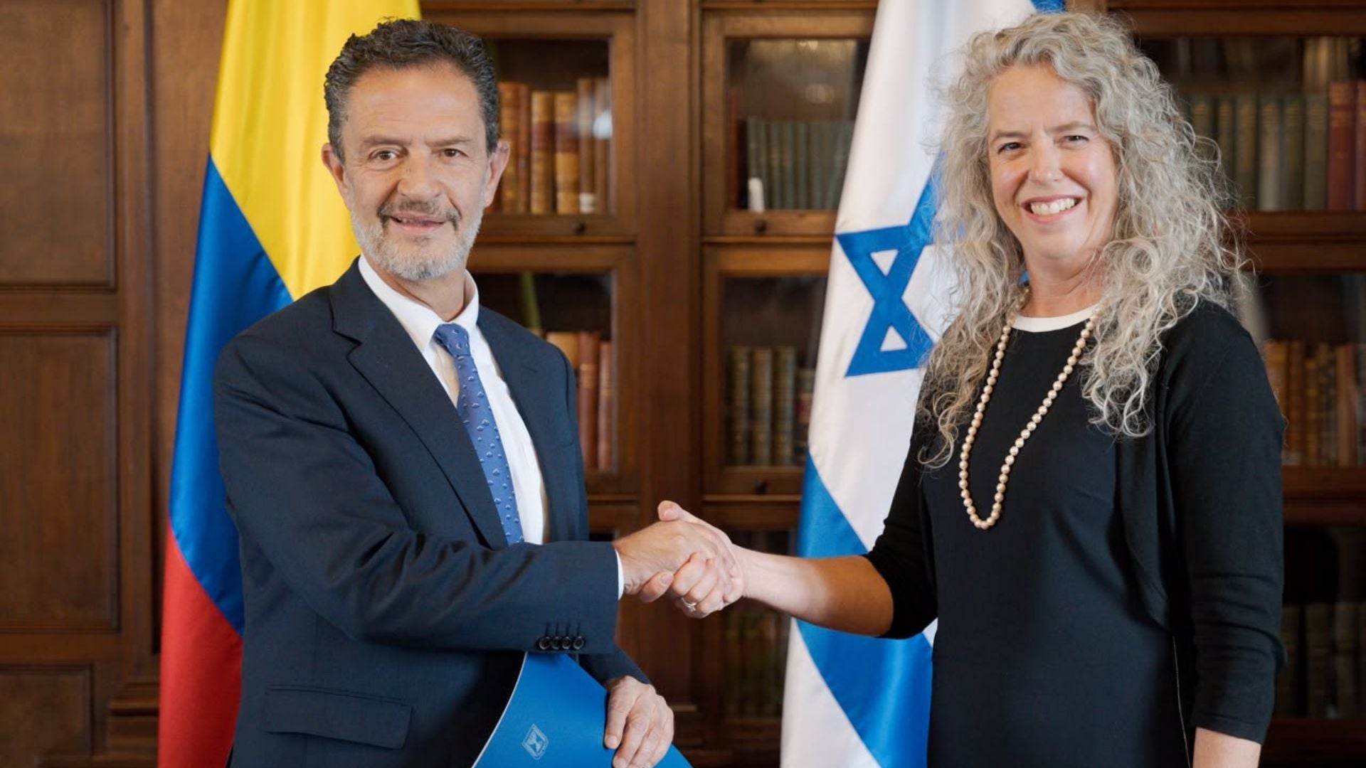 Omar Bula y Vivian Aisen - Foto Cancillería Colombia