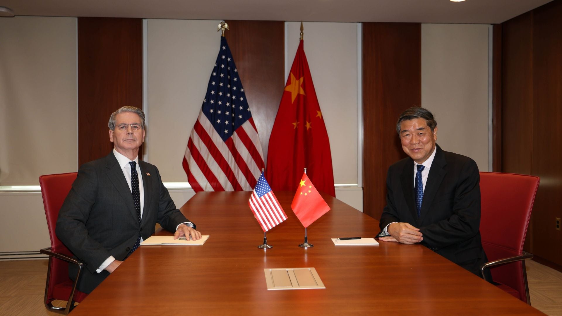 Secretario del Tesoro de Estados Unidos, Scott Bessent y viceprimer ministro de China, He Lifeng - Foto Treasury Secretary Scott Bessent - X