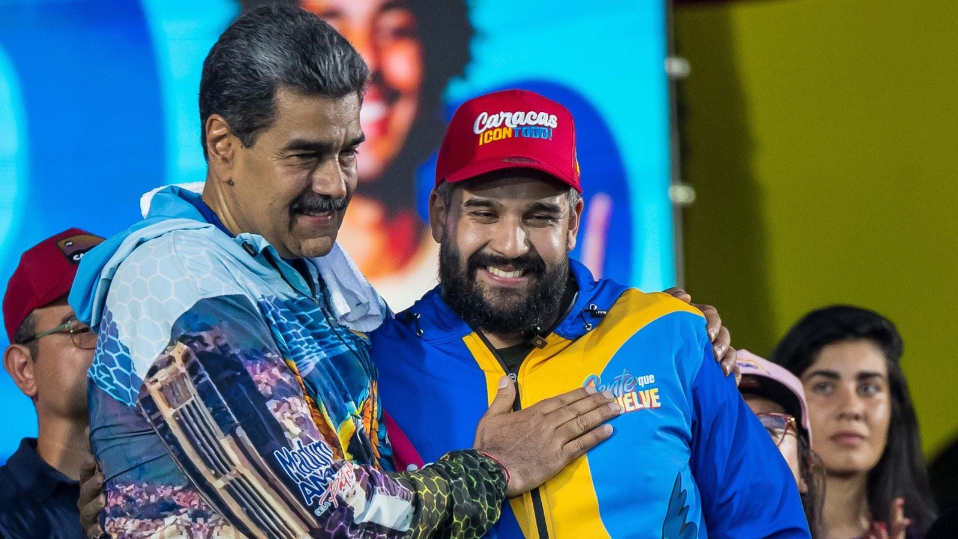 Nicolás Maduro abraza a su hijo Nicolás Maduro Guerra - EFE