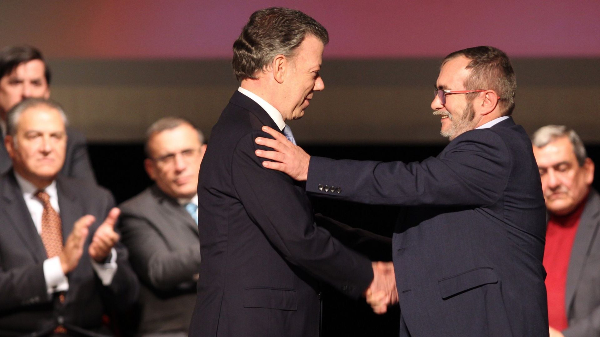 Juan Manuel Santos y Rodrigo Londoño - EFE