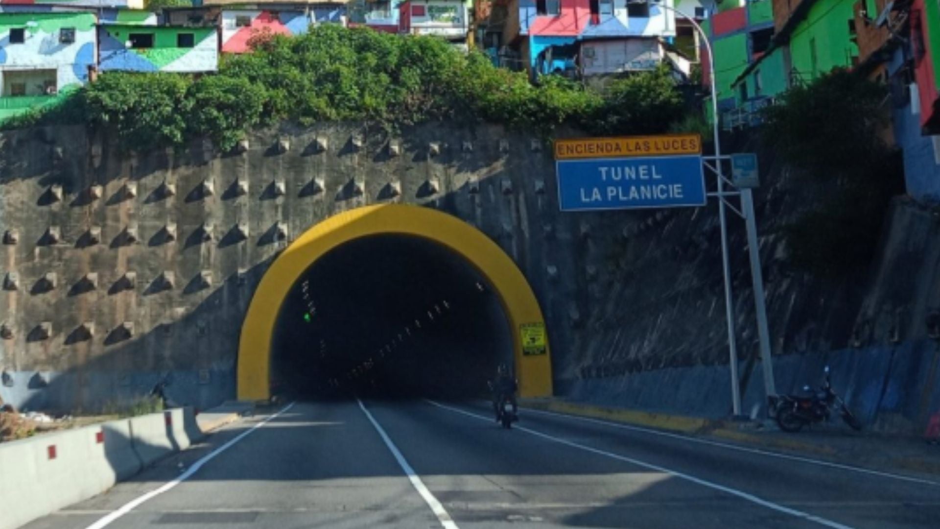 Túnel La Planicie (Caracas, Venezuela) - Foto de referencia: X