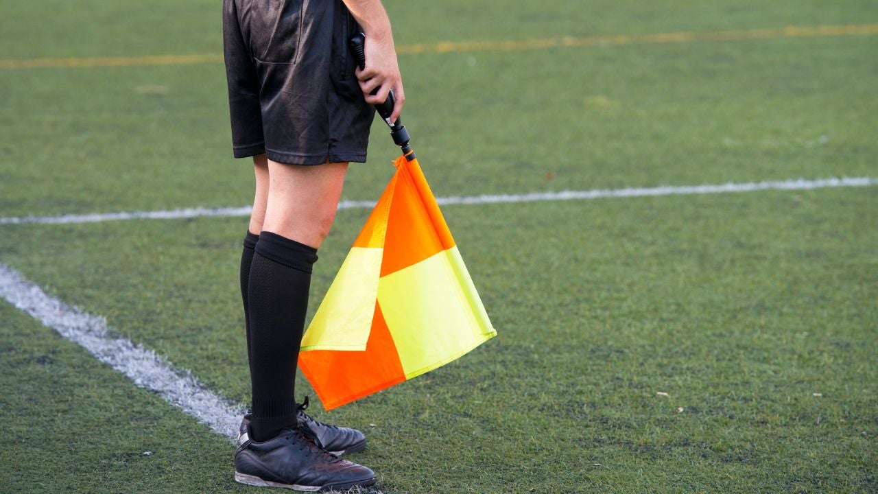 Escándalo en el fútbol keniano tras la persecución y agresión a un árbitro