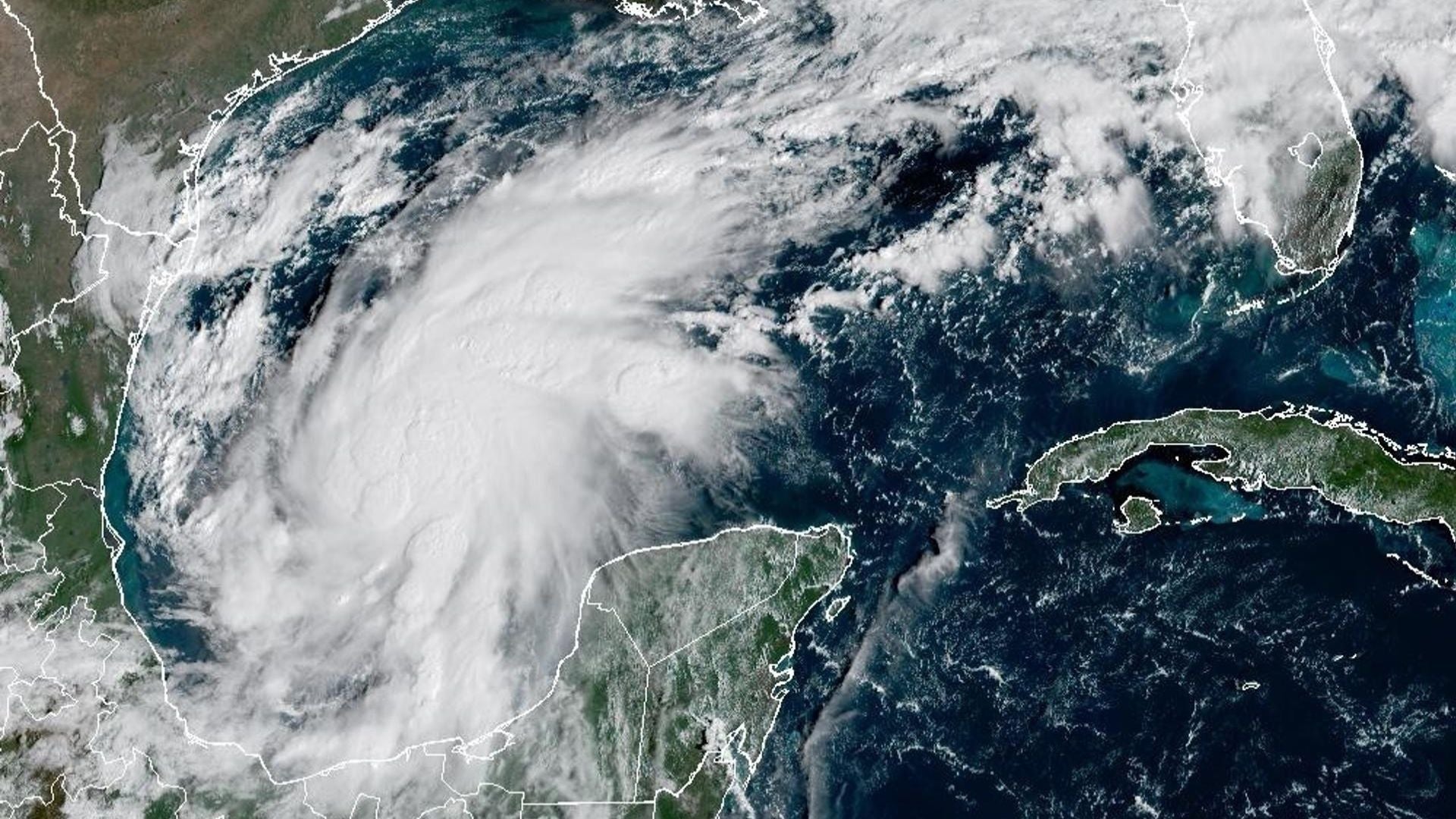 Imágen satelital del huracán Isaías - Foto: NOAA y EFE