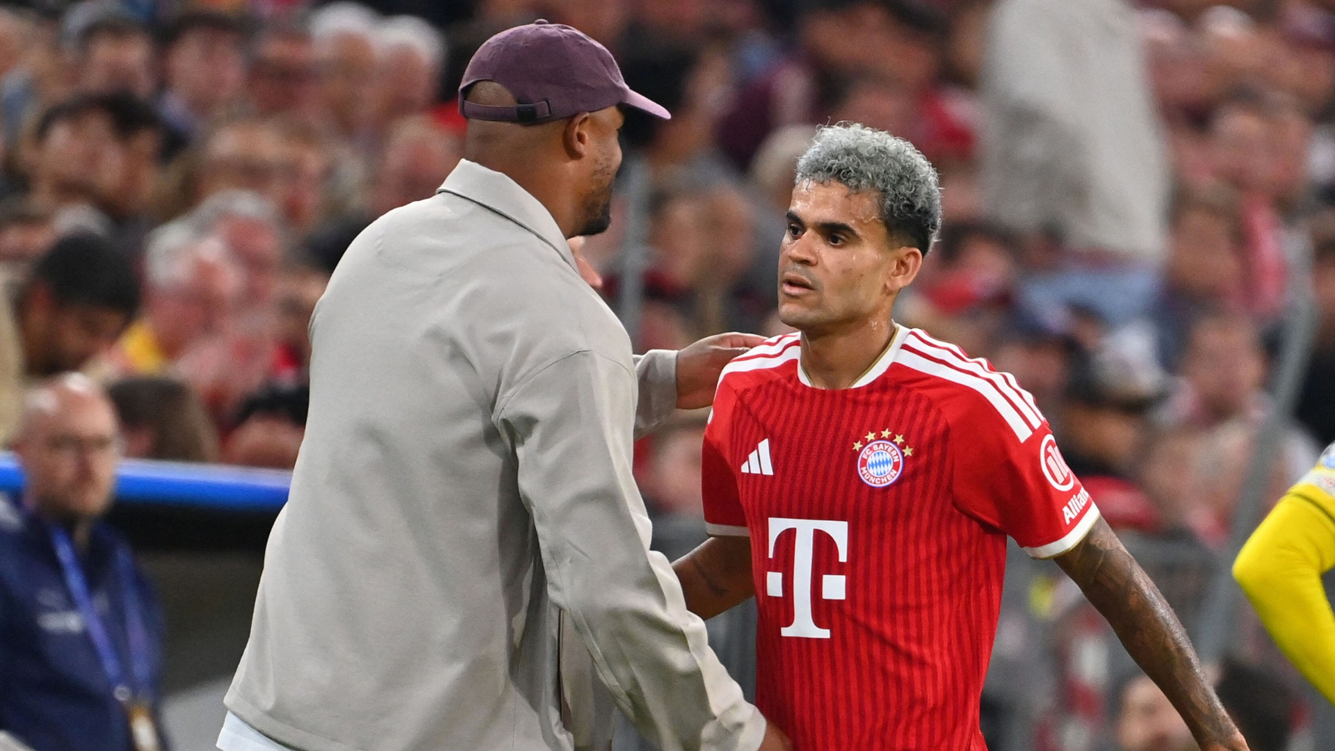 Vicent Kompany y Luis Díaz | Foto:AFP