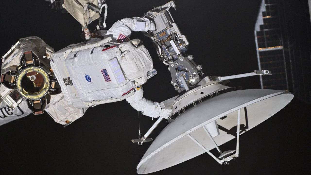 "No estamos preparados": astronauta que estuvo nueve meses en la Estación Espacial Internacional sobre viajes a Marte