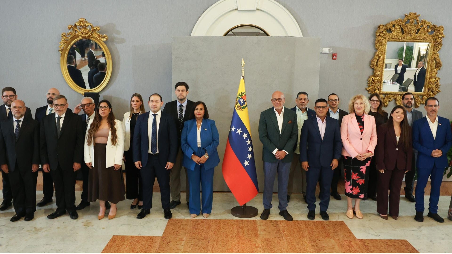 Tercer ciclo de diálogos entre la Asamblea de 2015 y el régimen venezolano - Foto: EFE