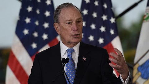 Bloomberg crece y se mide con rivales demócratas en su primer debate por TV