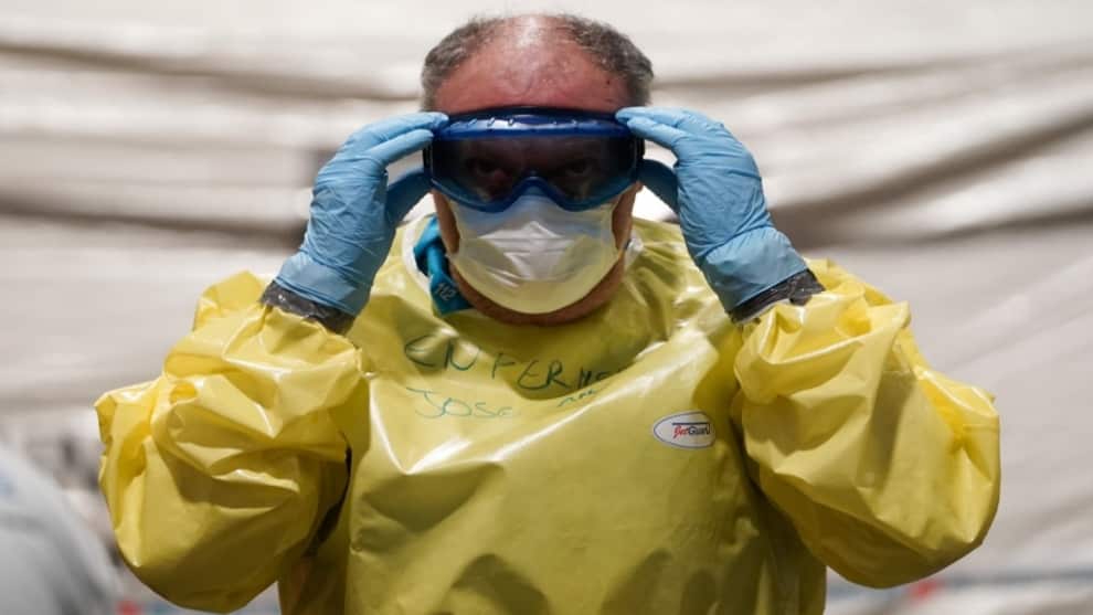 España prorroga la cuarentena tras 394 decesos por coronavirus en 24 horas