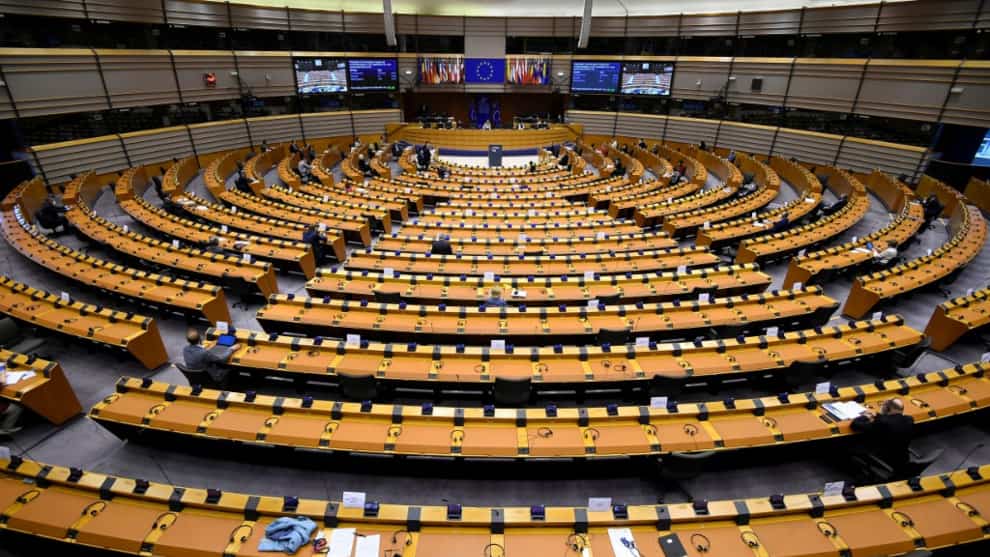 Parlamento Europeo exige sanciones contra China por "asalto integral" a Hong Kong