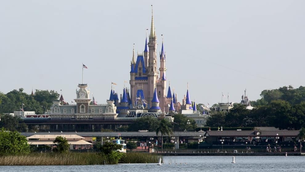 Disney World reabre pese a avance de la pandemia en Florida