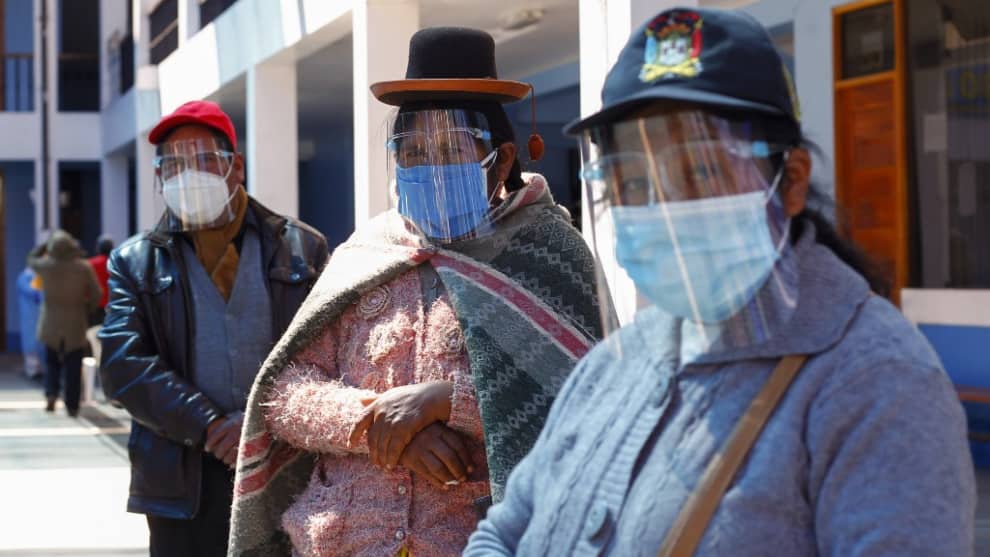 Bolivia recibirá crédito de Francia por USD 118 millones para atacar la pandemia