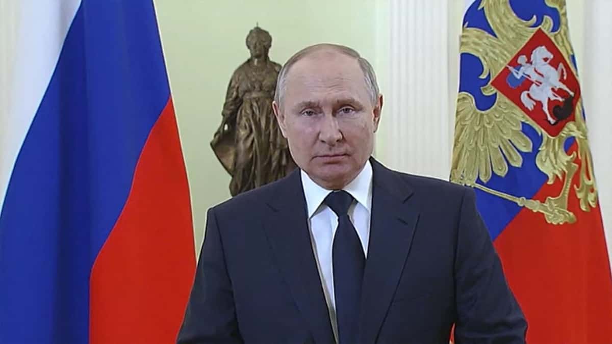 Vladimir Putin, presidente de Rusia, sigue moviendo fichas para lograr su objetivo en Ucrania. Foto: AFP