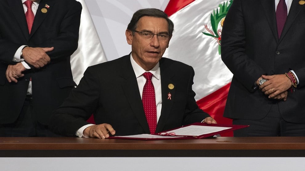Foto: AFP Gobierno de Perú recurre al Constitucional para paralizar proceso de destitución