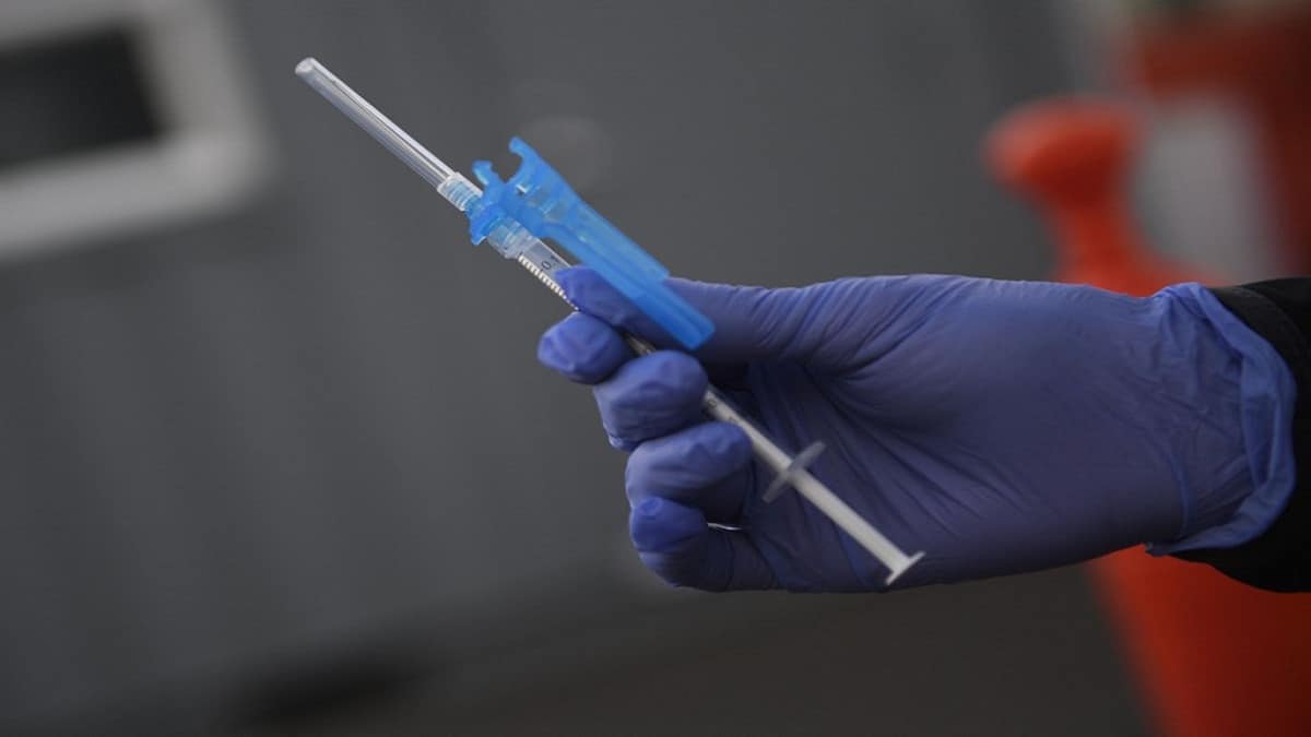 Suiza se convierte en el primer país de Europa continental en autorizar la vacuna de Pfizer