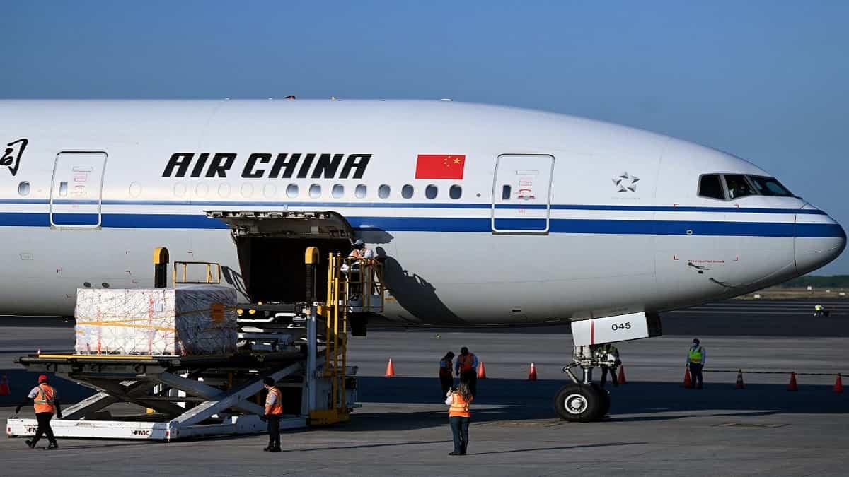 El Salvador recibe primer lote de vacunas de China para combatir covid-19