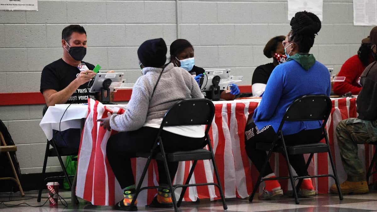 Abren urnas electorales en Georgia: el resultado definirá el control partidista en el Senado de EEUU