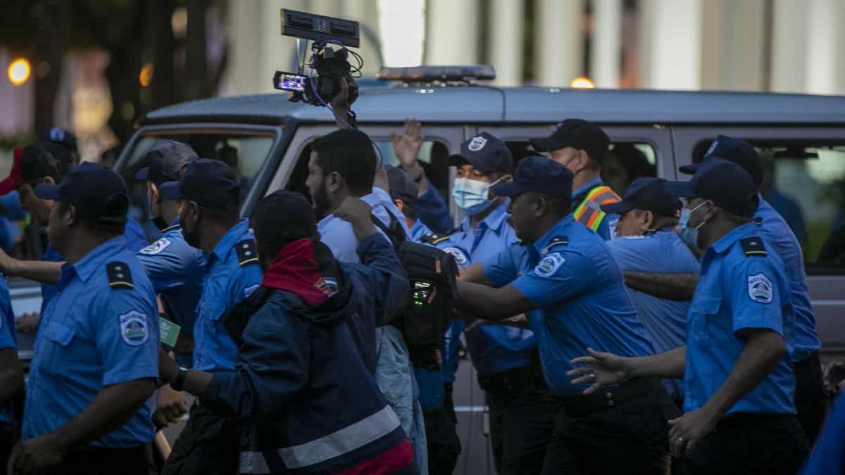 Régimen de Daniel Ortega ordenó cerrar seis emisoras católicas en Nicaragua.