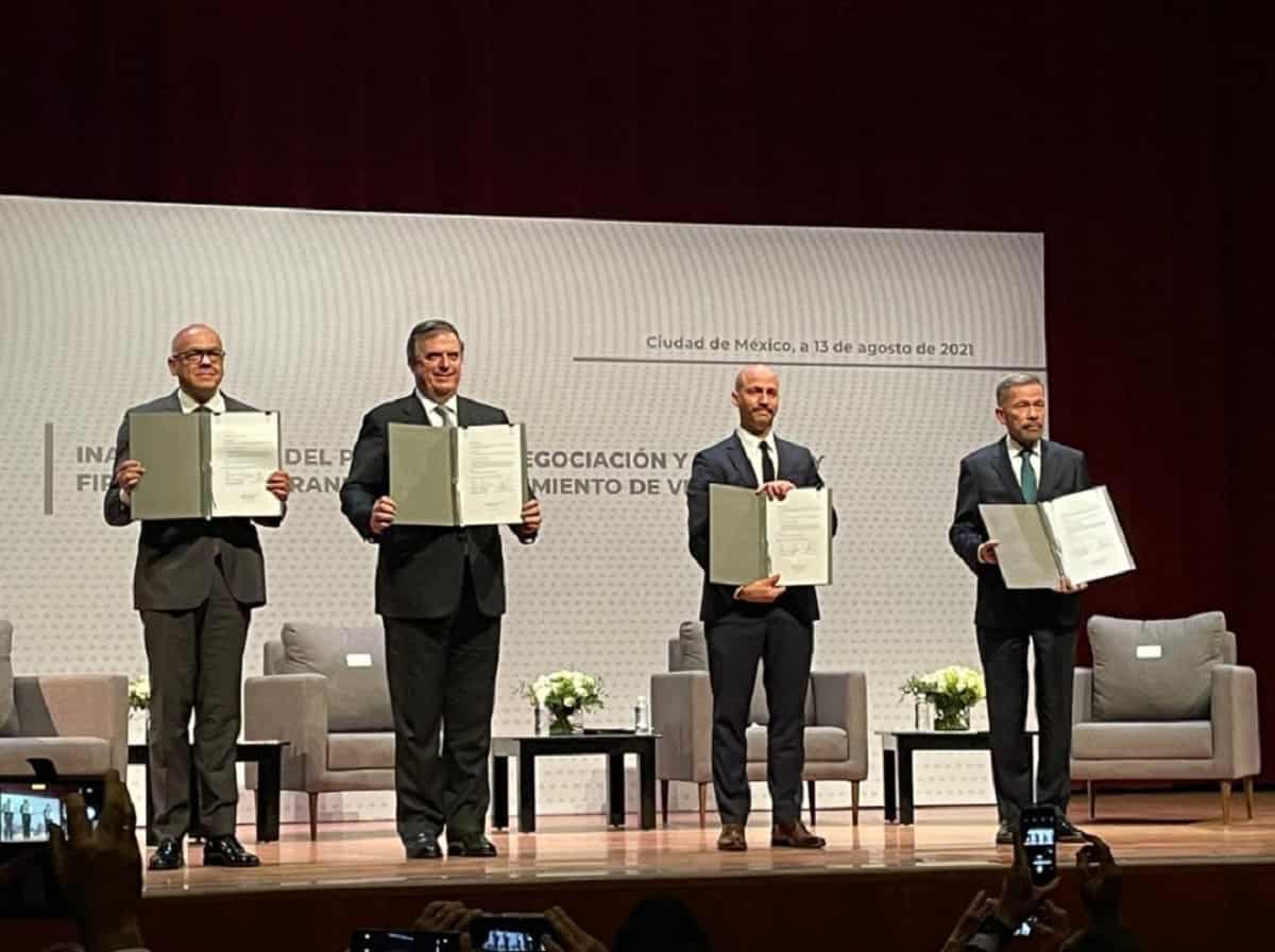 Representantes de oposición y oficialismo en México | Foto: Cortesía