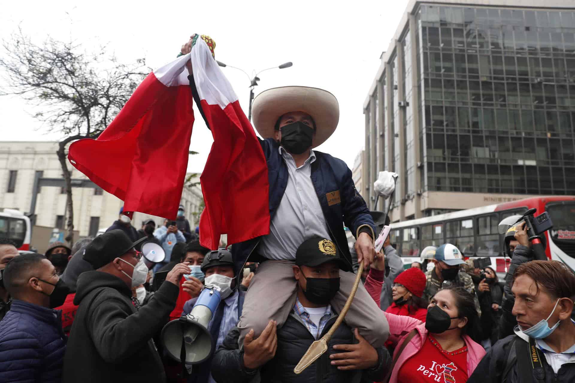 En Perú, ¿es la reforma de la Constitución la salida a la crisis?