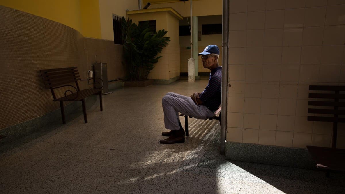 En Venezuela entre 500.000 y 600.000 adultos mayores viven solos debido, en parte, a la migración que se ha dado.