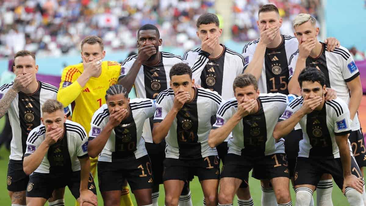 Alemania protestó contra la FIFA en el partido ante Japón