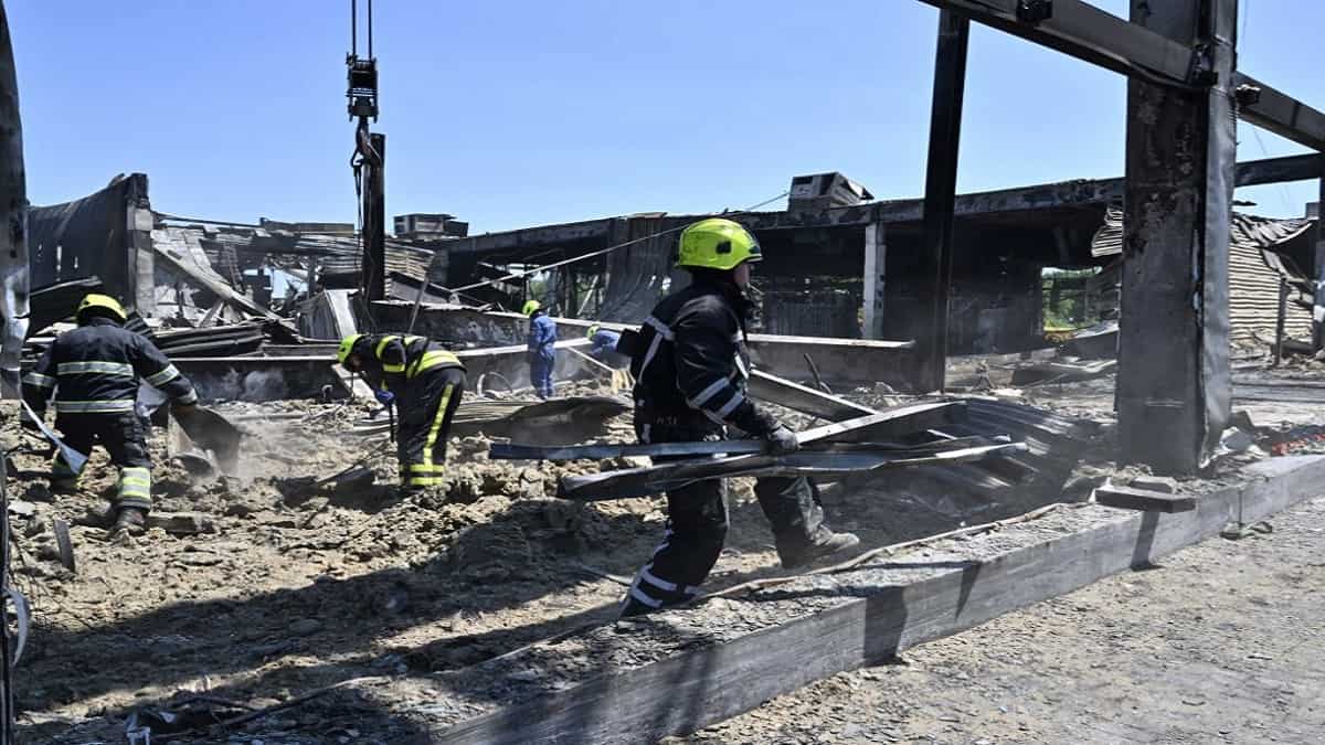 Bombardeo en centro comercial de Ucrania / AFP