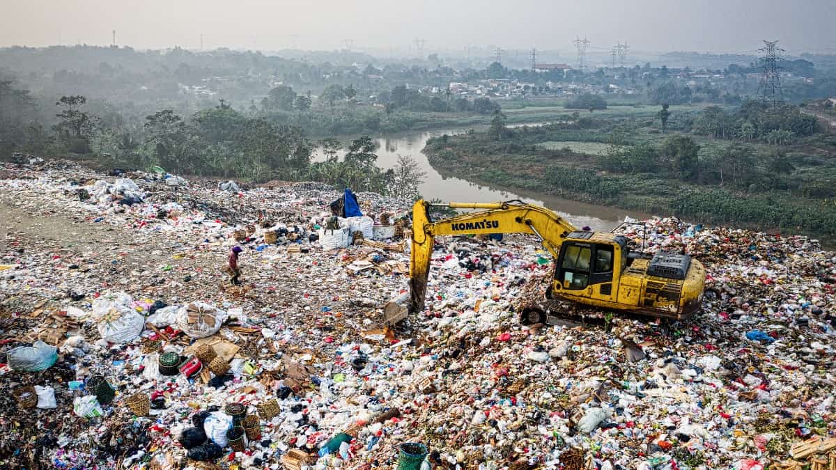 ¿Cómo funciona el tráfico ilegal de desperdicios en el mundo?