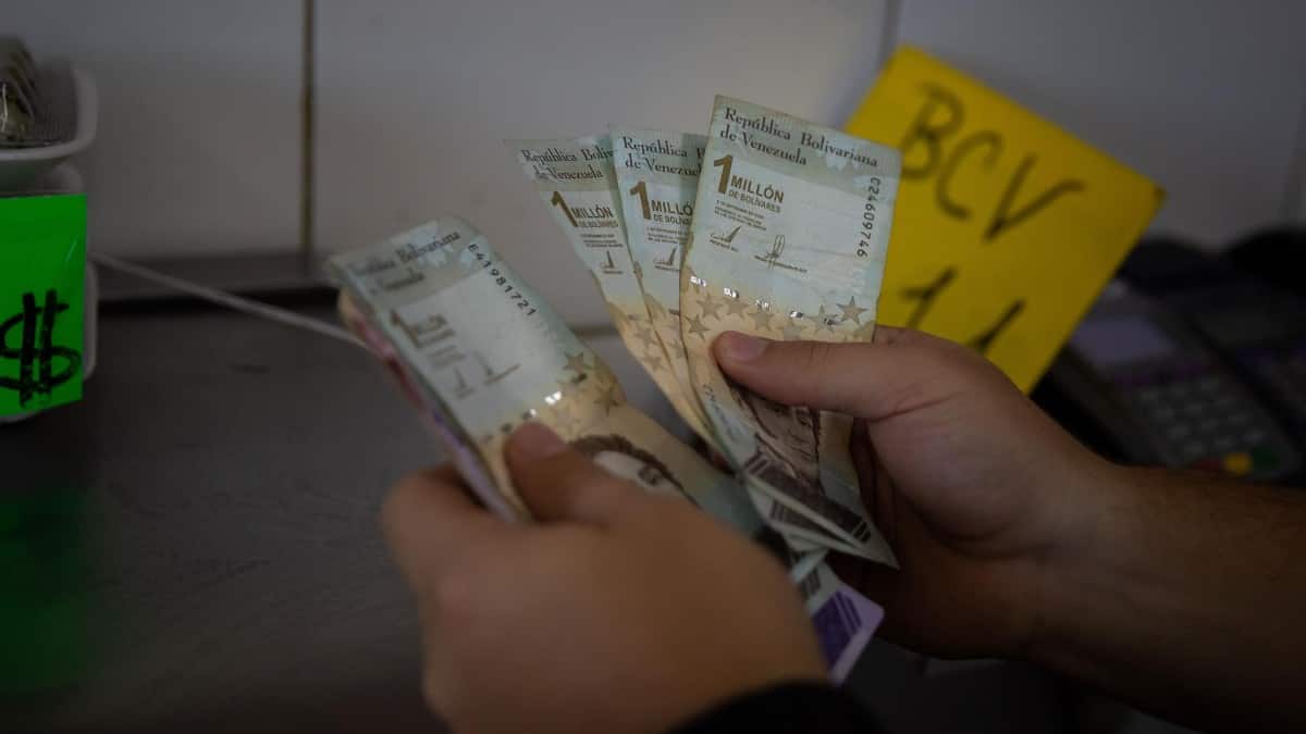 “Se necesitaban 32 salarios mínimos en Venezuela para una canasta familiar”: economista