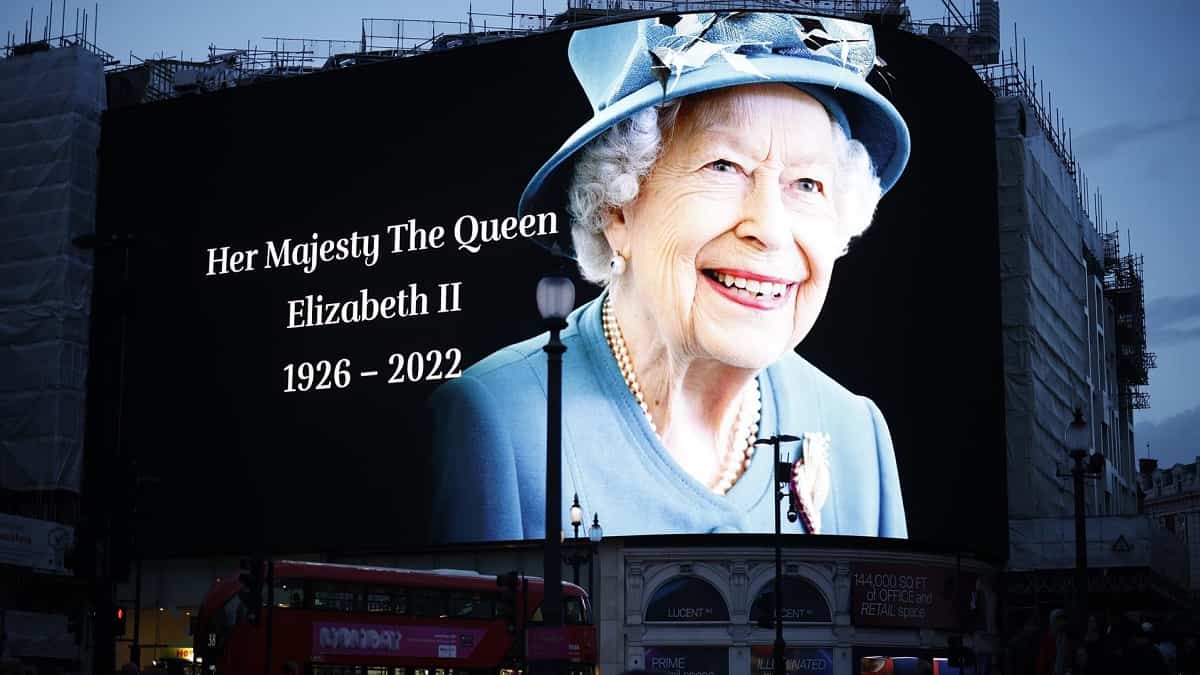 Inglaterra despide con 96 cañonazos, uno por cada año de vida, a su Reina Isabel II