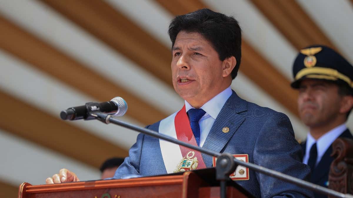 Congreso de Perú aprueba moción de vacancia contra Pedro Castillo