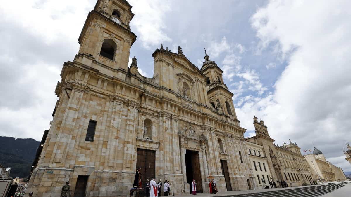 "Exigimos respeto": Arquidiócesis rechazó el vandalismo a la Catedral Primada de Bogotá