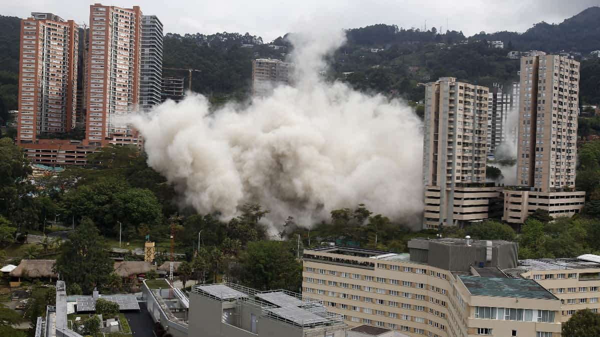Video: así fue la implosión del Continental Towers en Medellín, Colombia