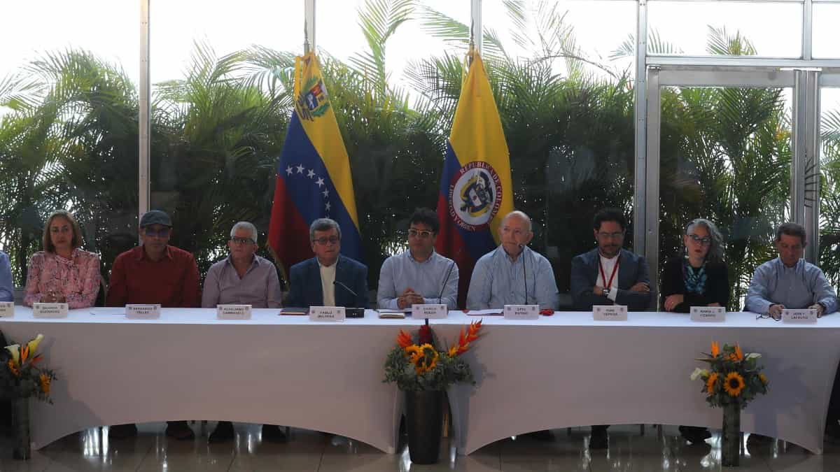 Crisis en los diálogos entre el ELN y el gobierno colombiano del presidente, Gustavo Petro