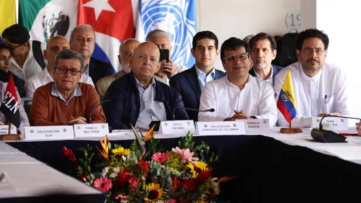 Análisis de reunión entre el gobierno colombiano y el ELN / FOTO: EFE Análisis de reunión entre el gobierno colombiano y el ELN