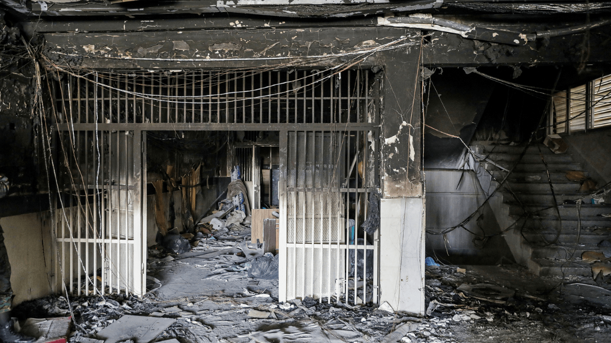 Cuatro muertos y 61 heridos tras incendio en la prisión de Evin en Irán