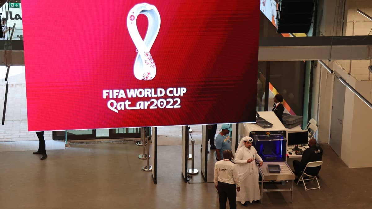 FIFA pide a las selecciones en el Mundial Qatar 2022 que se concentren en el fútbol y no en la defensa de los derechos humanos